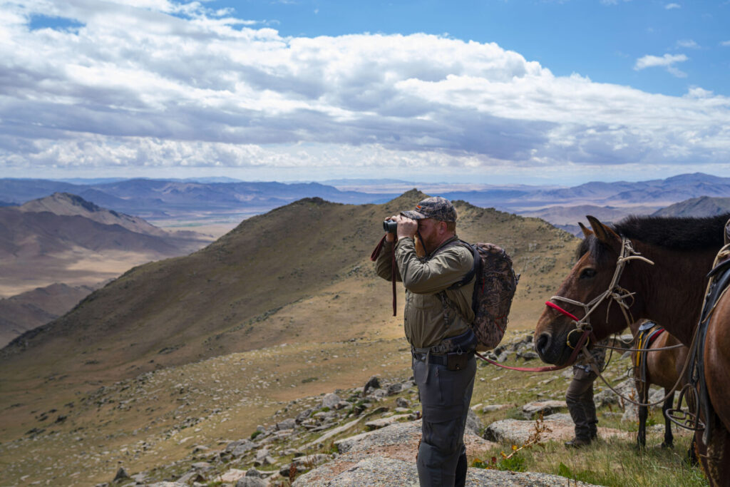 WEB_S__Gobi Ibex_Mongolia21_WildStrongholds_740